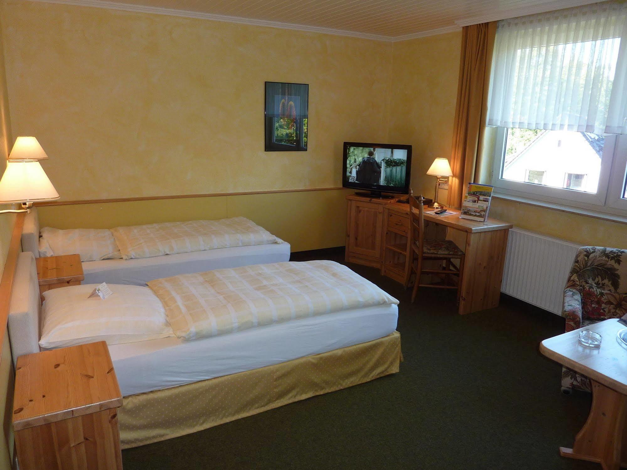 Akzent Hotel Zur Wasserburg - Hotel Garni Bed & Breakfast Harpstedt Eksteriør bilde